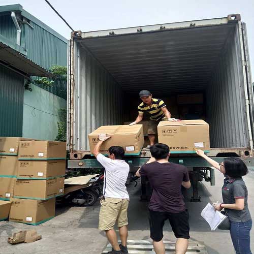 Bốc xếp và vận chuyển bằng xe tải